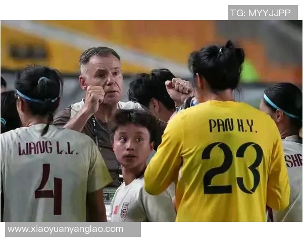 女足20岁国门2次离谱失误送空门！仅1次补救+获4.9分 0-8后快哭了